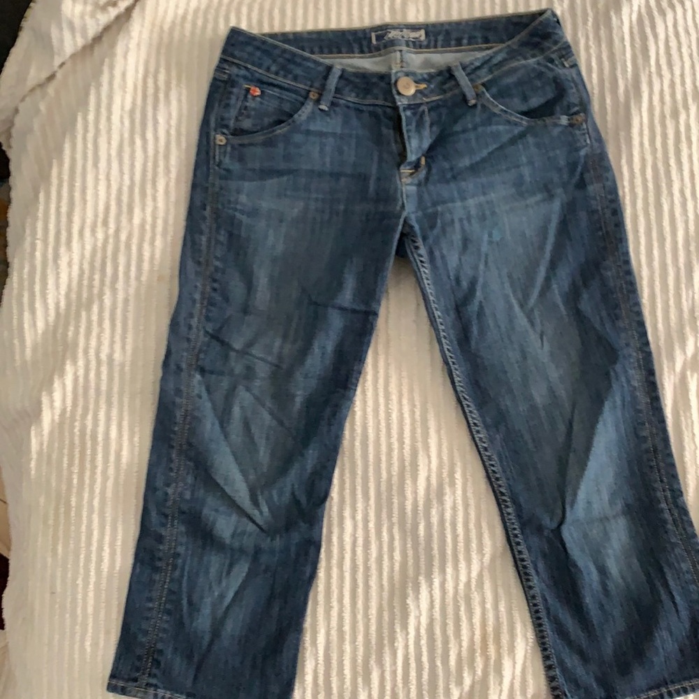 Capri skinnies, snag on back left leg
